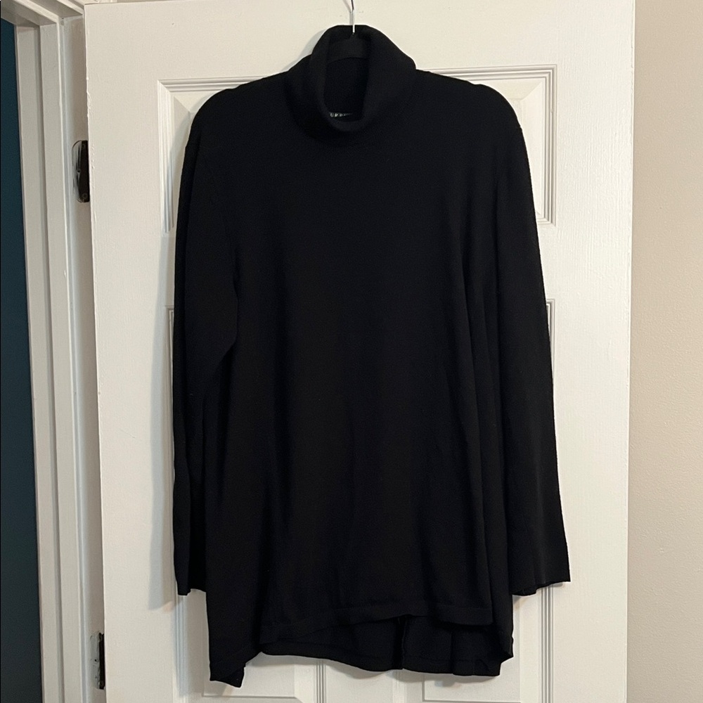 Lauren Turtleneck Tunic Top in Black in 3X preowned